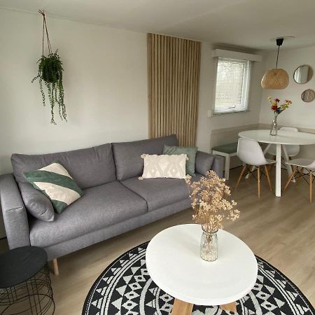 Chalet Heische Tip In Zeeland, Noord-Brabant Voor Max 3 Volwassenen En 2 Kinderen Hotel Exterior photo