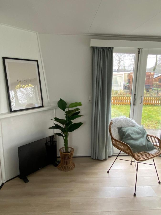 Chalet Heische Tip In Zeeland, Noord-Brabant Voor Max 3 Volwassenen En 2 Kinderen Hotel Exterior photo